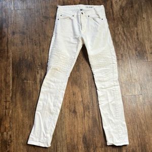 Divided White Skinny Jeans - Barely worn!